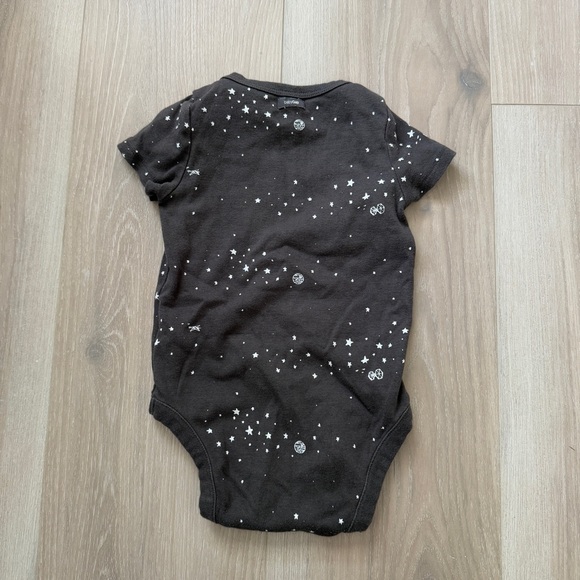 GAP Star Wars Baby Onesie 12-18M - Black Galactic Star Print Bodysuit - Picture 3 of 3